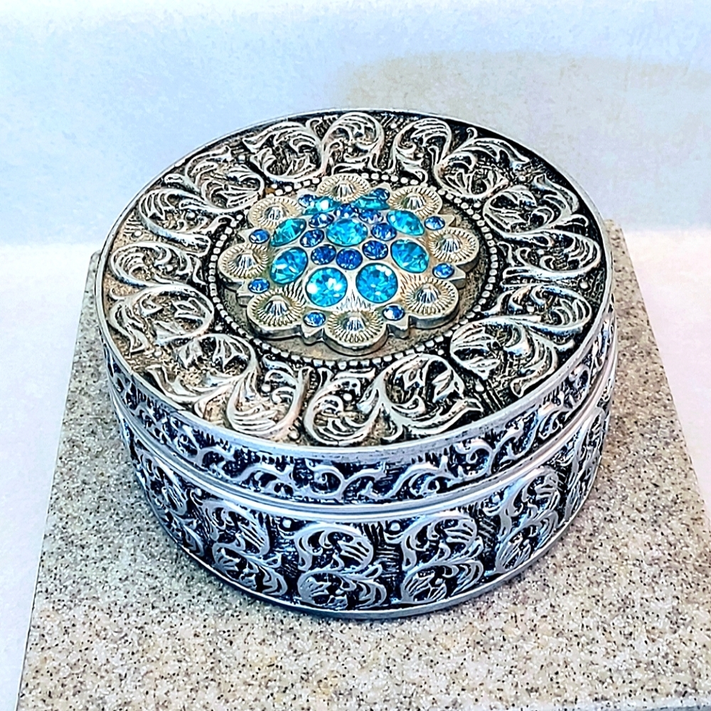 BEJEWELED VINTAGE HEAVY RESIN TRINKET BOX MADE IN FRANCE